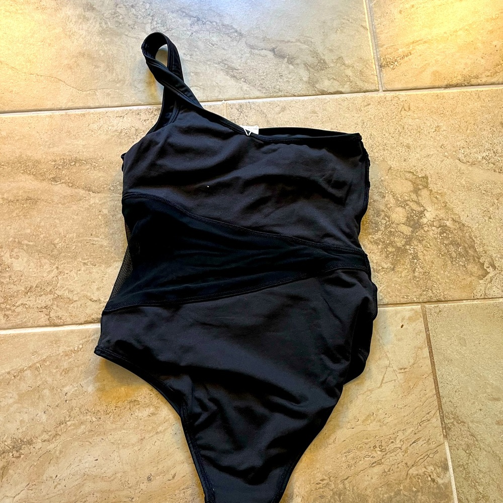 Womens one piece bathing suit